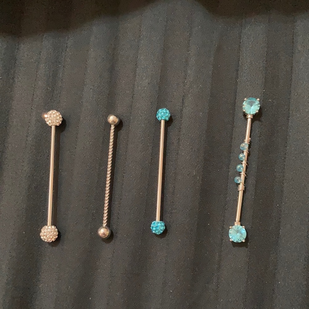 4 Industrial Bars